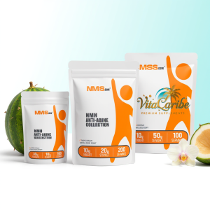 La familia completa de NMN en polvo de VitaCaribe, mostrando los tamaños de 10g, 50g, y 100g en un ambiente tropical, representando la vitalidad y pureza de nuestros suplementos en República Dominicana.